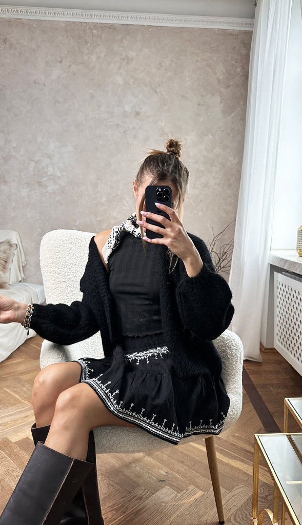 GLORI BLACK