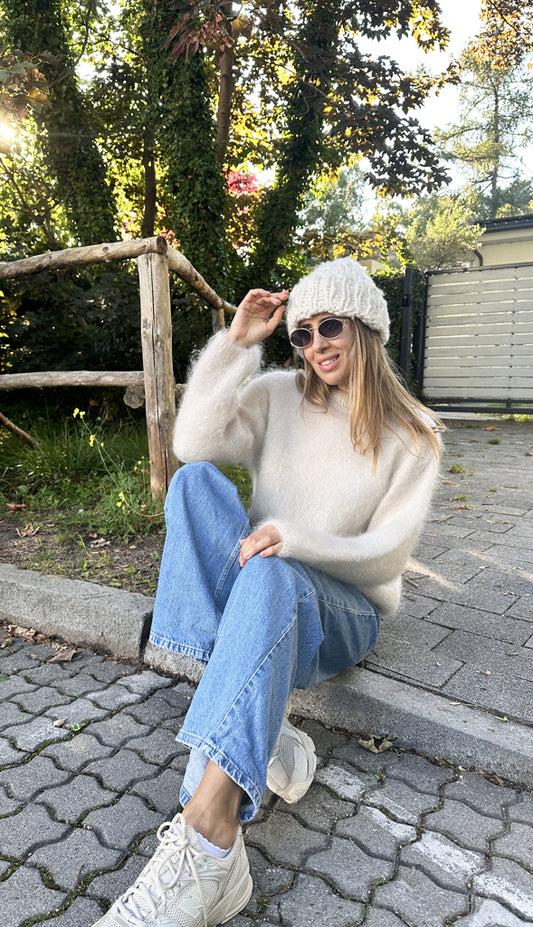 SELENA BEIGE